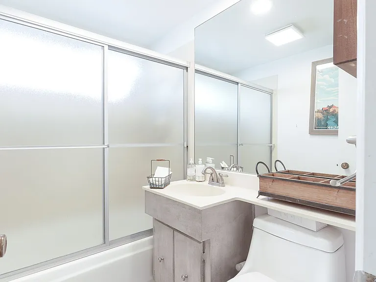 1089 Belfast Ln — Photo 17