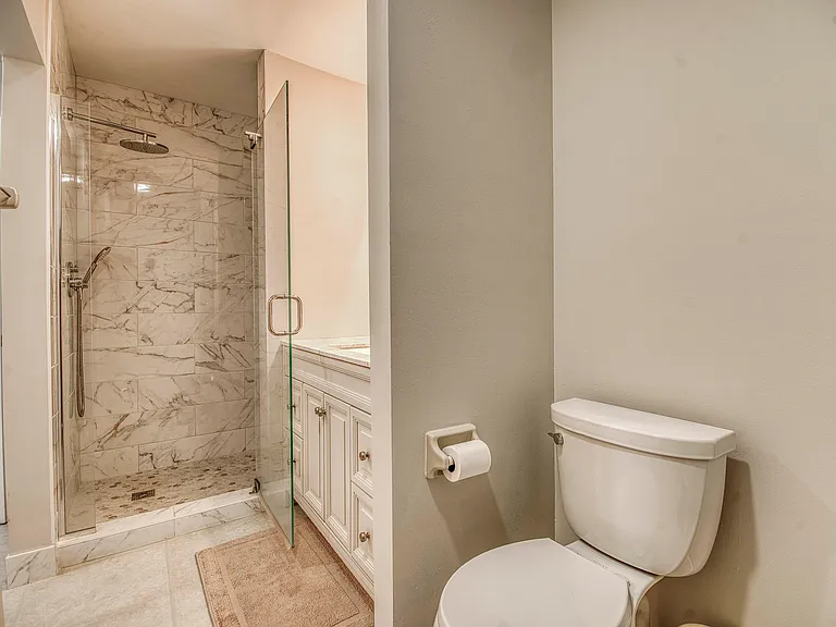 495 Prestwick Cir — Photo 16