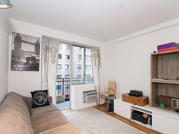 4th image of 424 E 10th St #60D