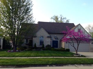 2183 Edgestone Dr, Sterling Heights, MI