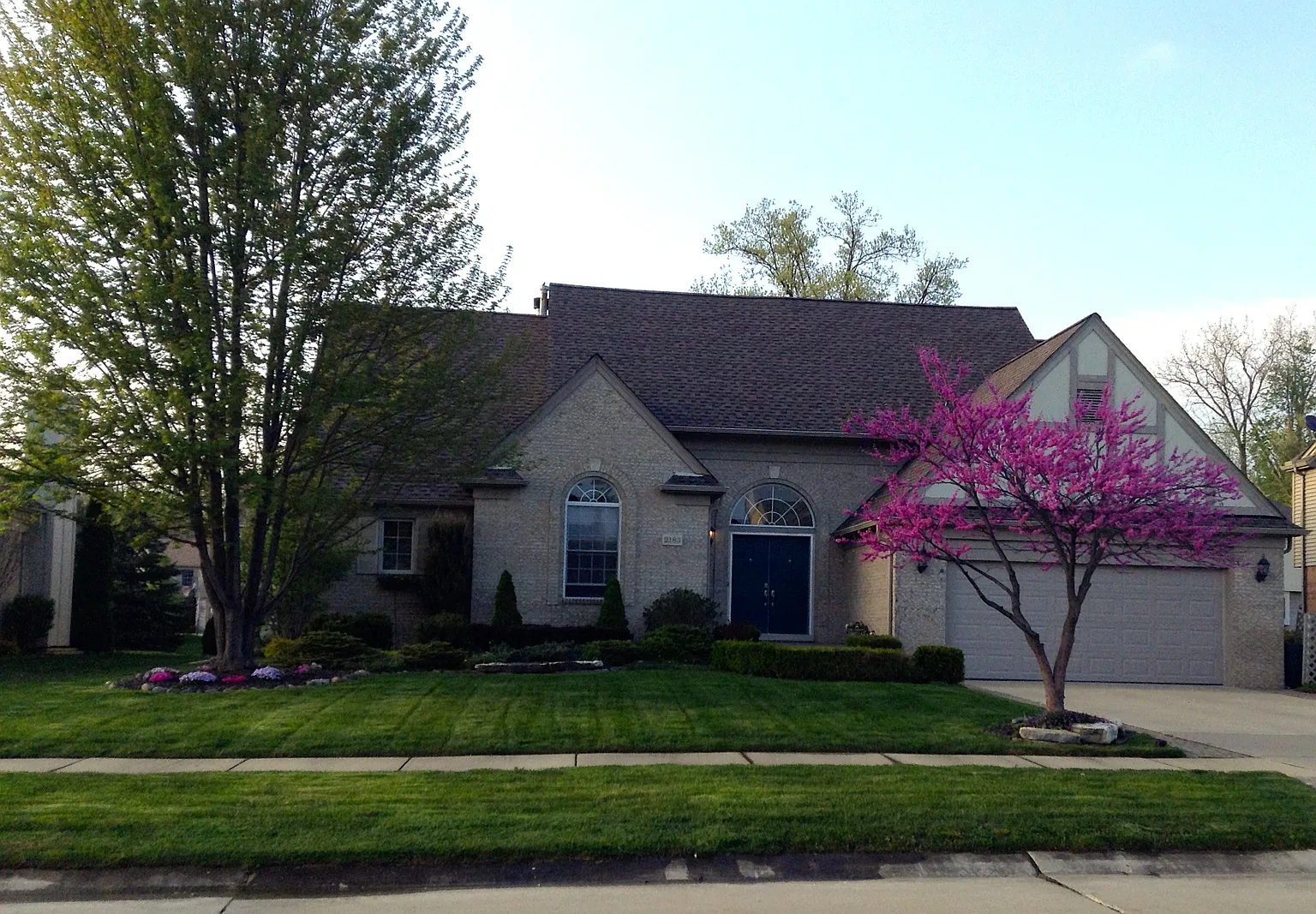 2183 Edgestone Dr photo 1