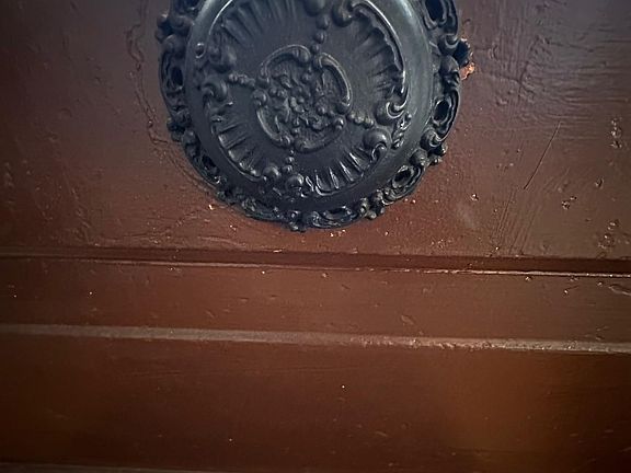 4th image of 284 E Saint Clair St