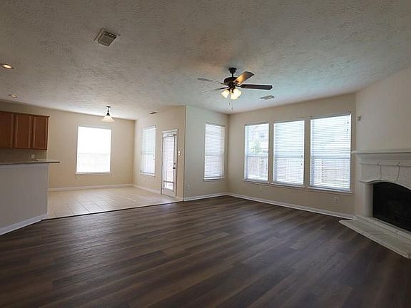 5th image of 2715 Alessandria Ln