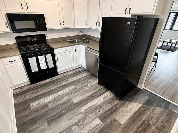 2nd image of 28 Colden Ct #1