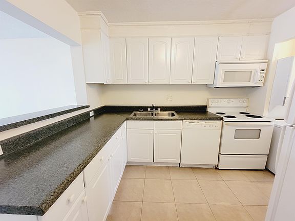 4th image of 8040 Colony Cir N #108-1
