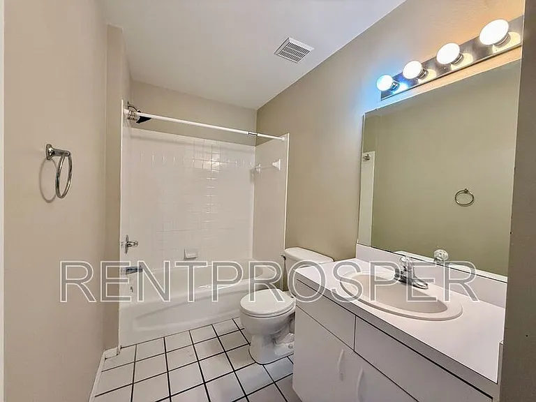 350 Winter Ridge Blvd — Photo 15