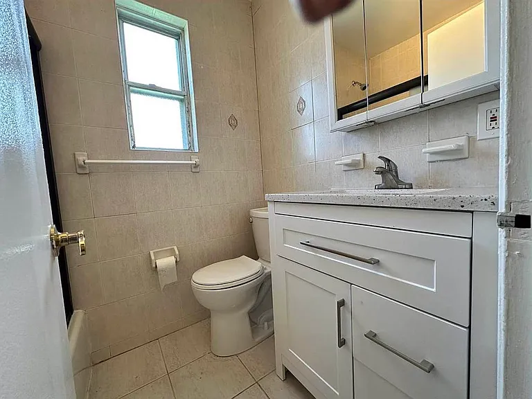255-06 73rd Ave #72G19 — Photo 8