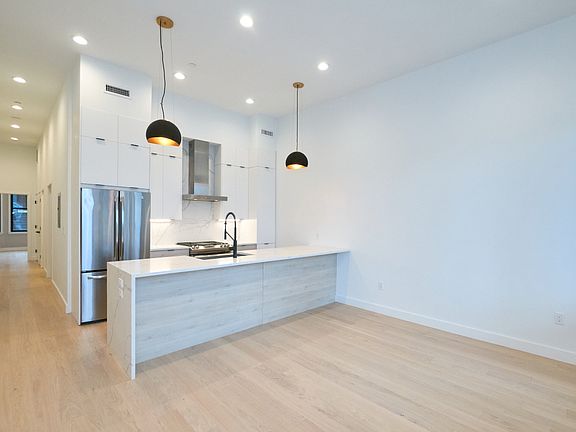 2nd image of 360 Meridian St APT 5