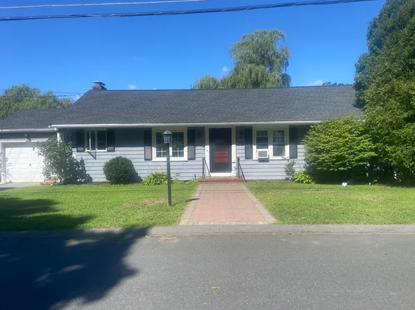 33 Brook St, Wakefield, MA 01880