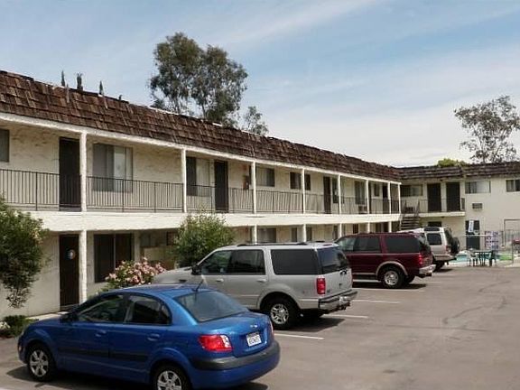 5th image of 573 Emerald Ave