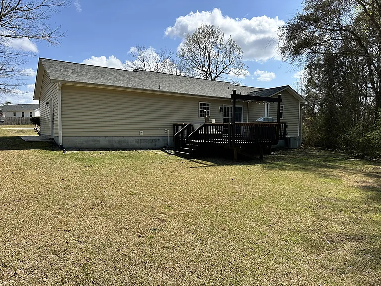 203 Stockton Ct — Photo 24