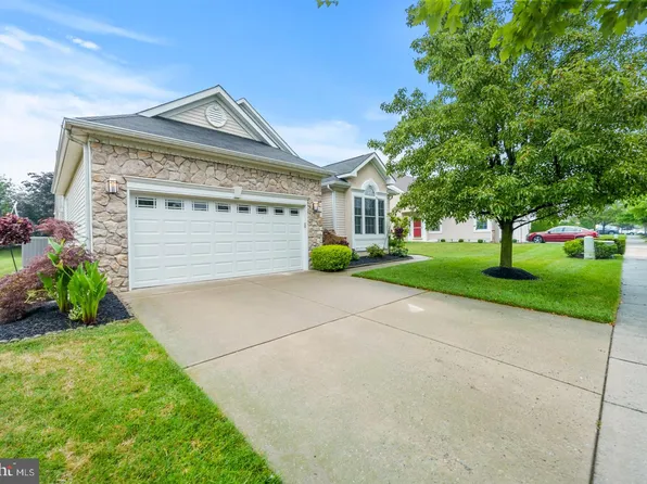 71 Ridgway Dr, Florence, NJ 08518