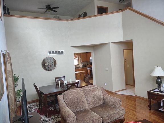 4th image of 3860 Allenhurst Ln