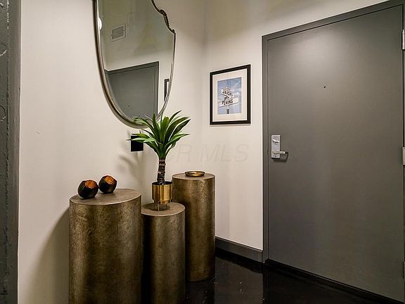 4th image of 221 S Front St #507
