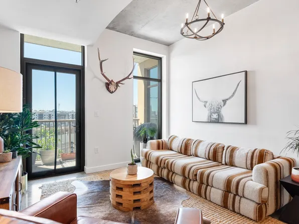 1510 Demonbreun St APT 701, Nashville, TN 37203