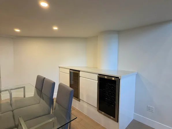 19-19 24th Avenue image 6 of 14