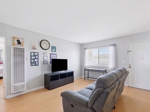 3rd image of 2501 W Redondo Beach Blvd APT 321