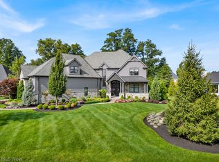 2366 Fox Run, Westlake, OH 44145