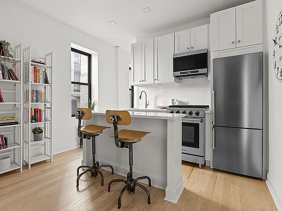 3rd image of 333 4th St APT 1E