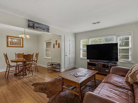 5th image of 1181 S Perkins Rd