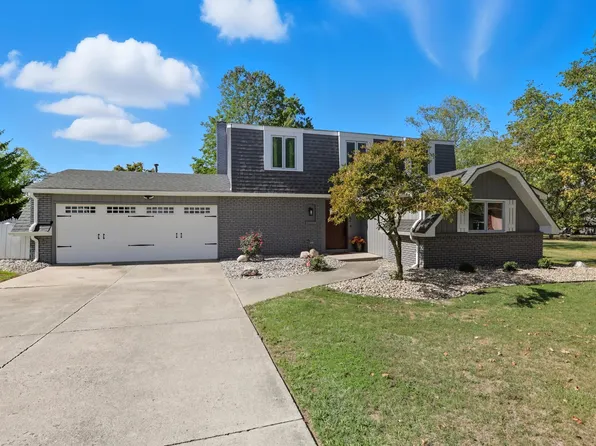 1402 Jewel Ct, Fort Wayne, IN 46845