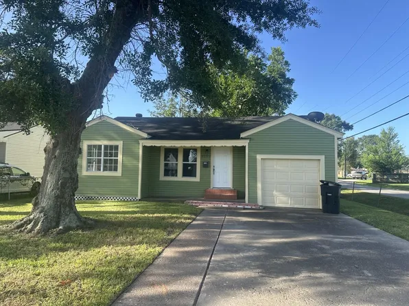 4959 Garfield Ave, Groves, TX 77619