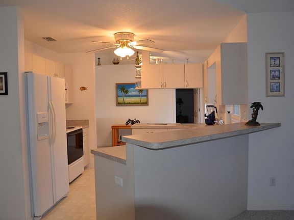 3rd image of 1562 Lakeside Dr
