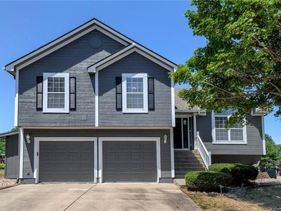 1008 SE Granada Dr, Lees Summit, MO, 64081