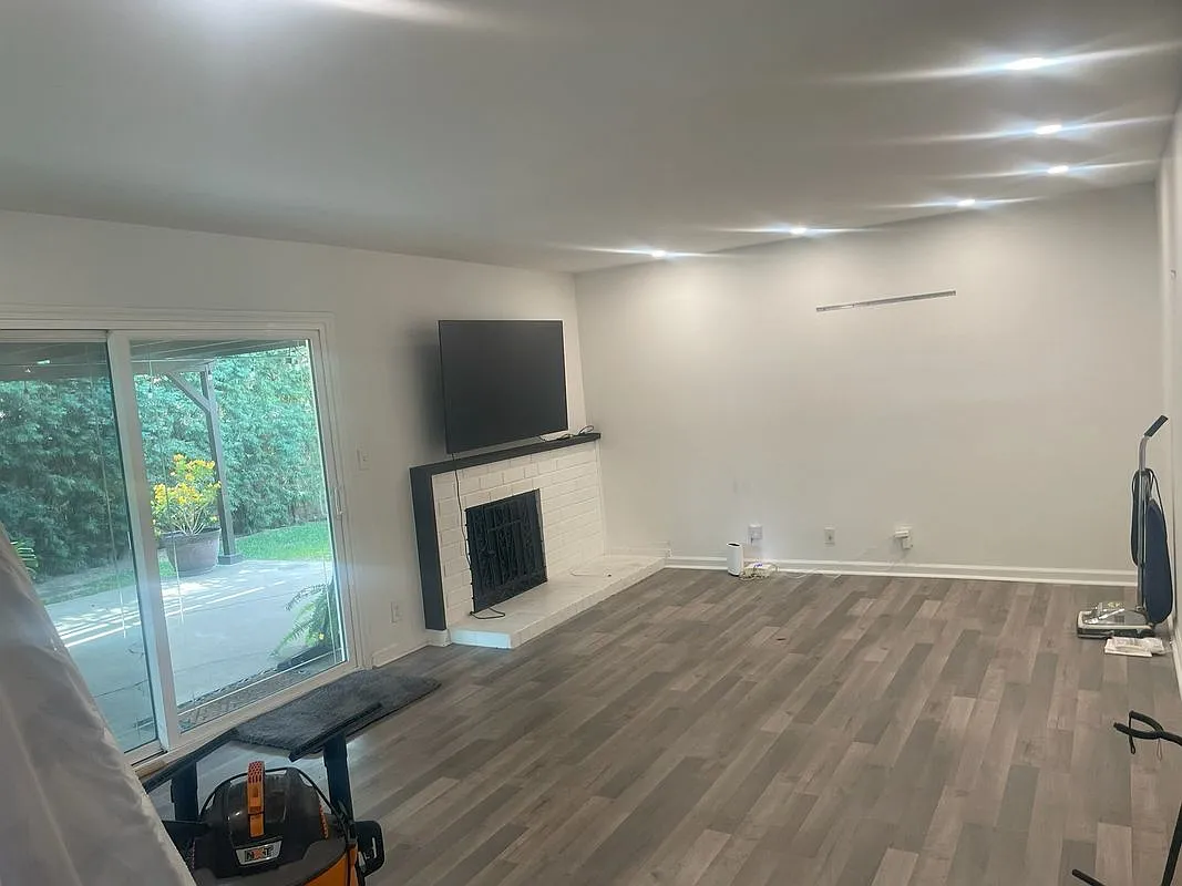 3 bed, 2.0 bath, 1300 sqft, $4,000 — Photo 3