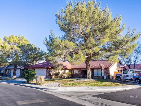 219 W Cobblestone Ln, Ridgecrest, CA 93555