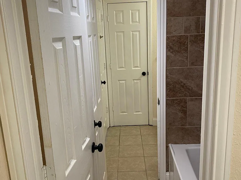2421 Lakeview Cir — Photo 31