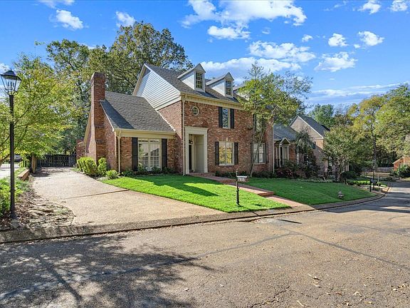 2nd image of 7215 Plantation Cir