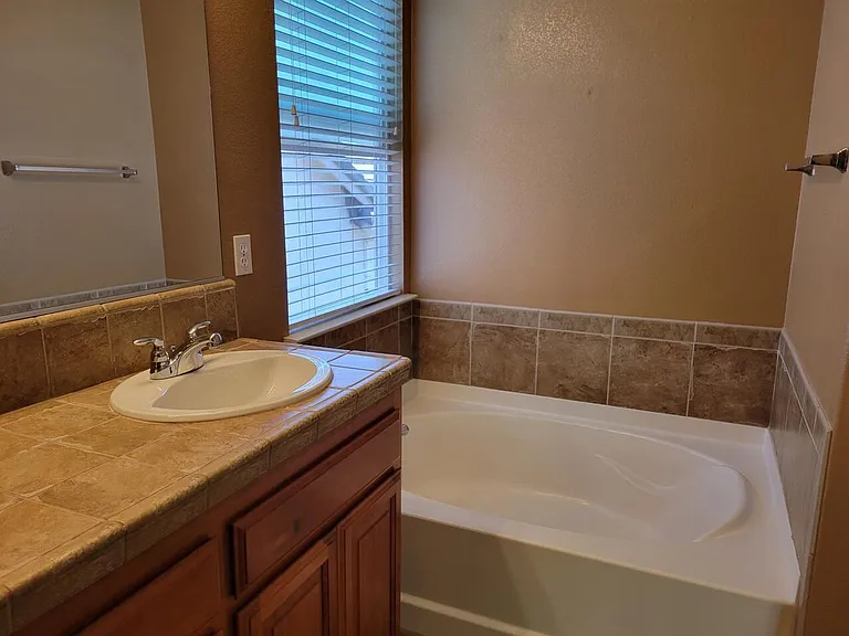 1940 Terracina Cir — Photo 15