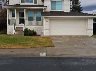 2713 Mitchell Ave, Clovis, CA 93611