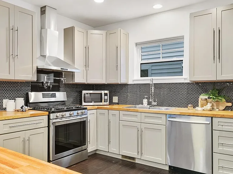 1191 E Rich St — Photo 10