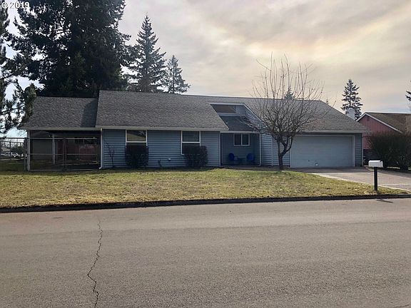 2nd image of 13813 NE 82nd St