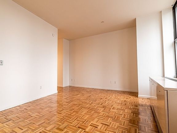 4th image of 15 Park Row APT 25B