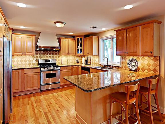 2nd image of 603 New York Blvd