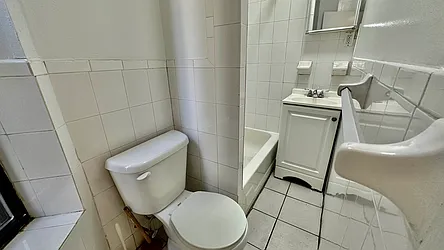 Rented by HOLTON REAL ESTATE INC.