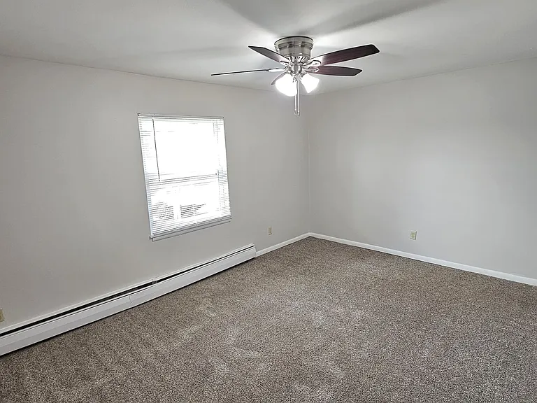 COACHLIGHT VILLAGE APARTMENTS — Photo 7