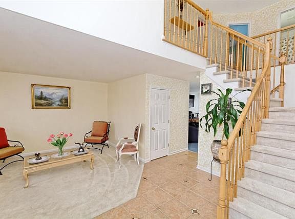 2nd image of 54 Stony Brook Dr