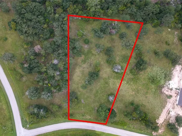 10039 Oxford Ln, Iola, TX 77861