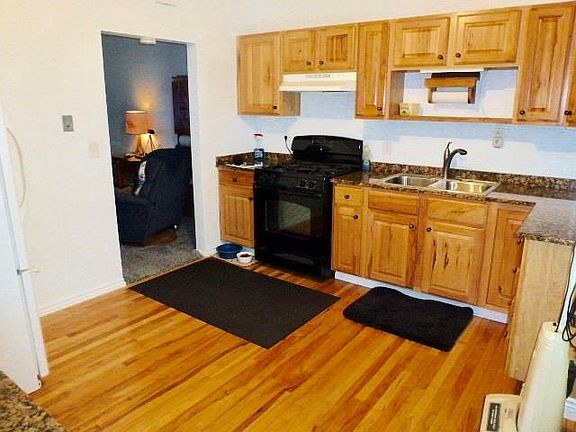 4th image of 1409-1411 21st St W