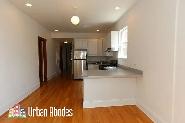 2 bed, 900 sqft, $2,450 — Photo 4