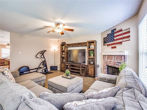 4th image of 2400 Avalon Creek Way