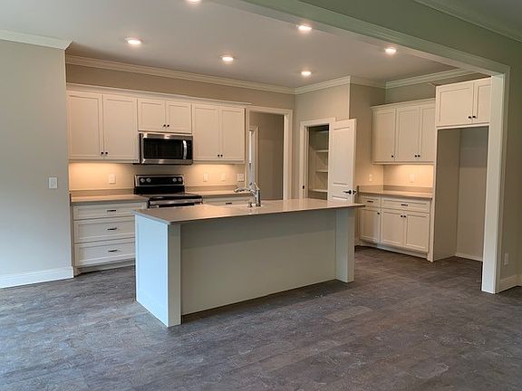 4th image of 300 Katherine Grace Dr