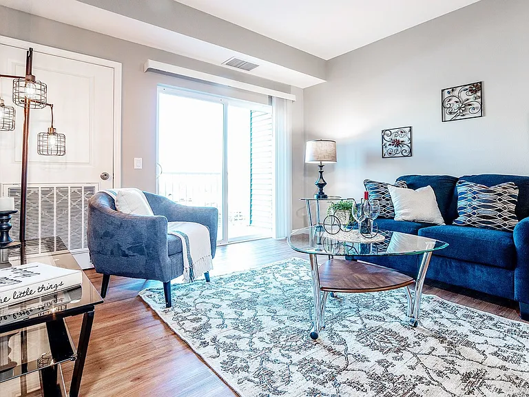 Gateway Green Apartments — Photo 11