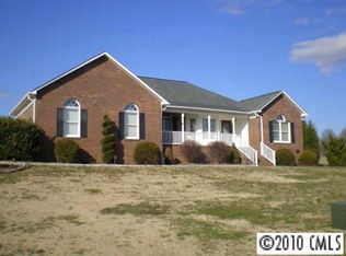 303 Wagontree Ct, Dallas, NC 28034