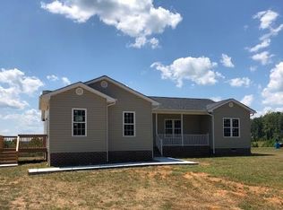 2749 Trent Hatchery Rd, Appomattox, VA 24522