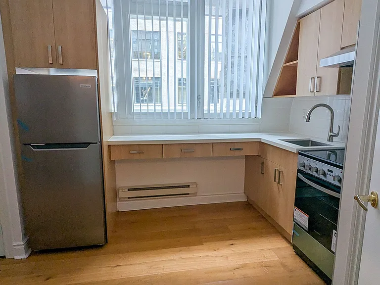 73 Richmond St W #401 — Photo 17